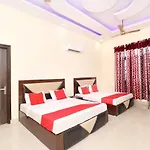 Oyo 16494 Dhunna Guest House