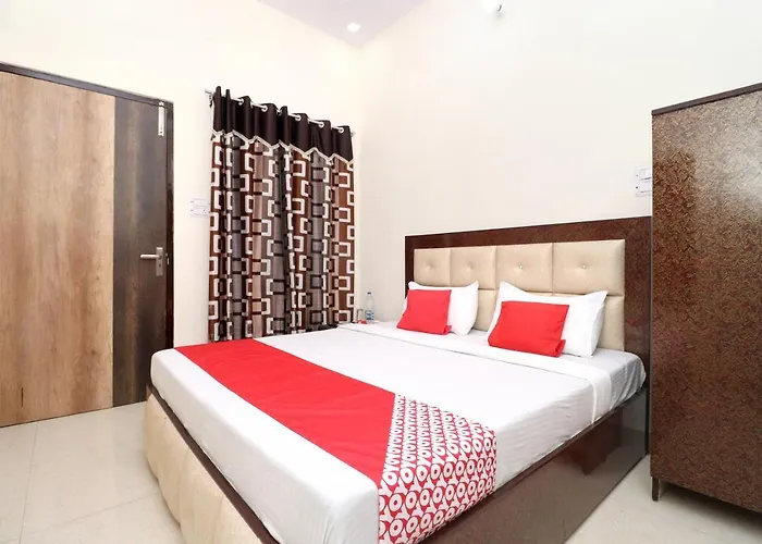 Oyo 16494 Dhunna Guest House