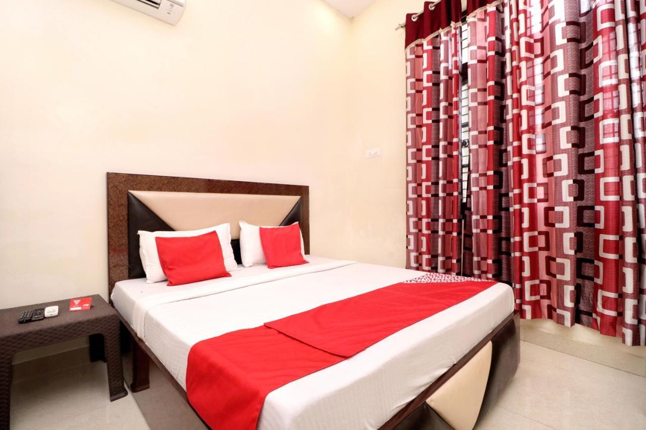 Oyo 16494 Dhunna Hotel Amritsar