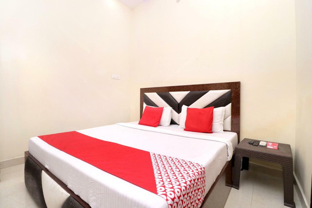 Oyo 16494 Dhunna Hotel Amritsar